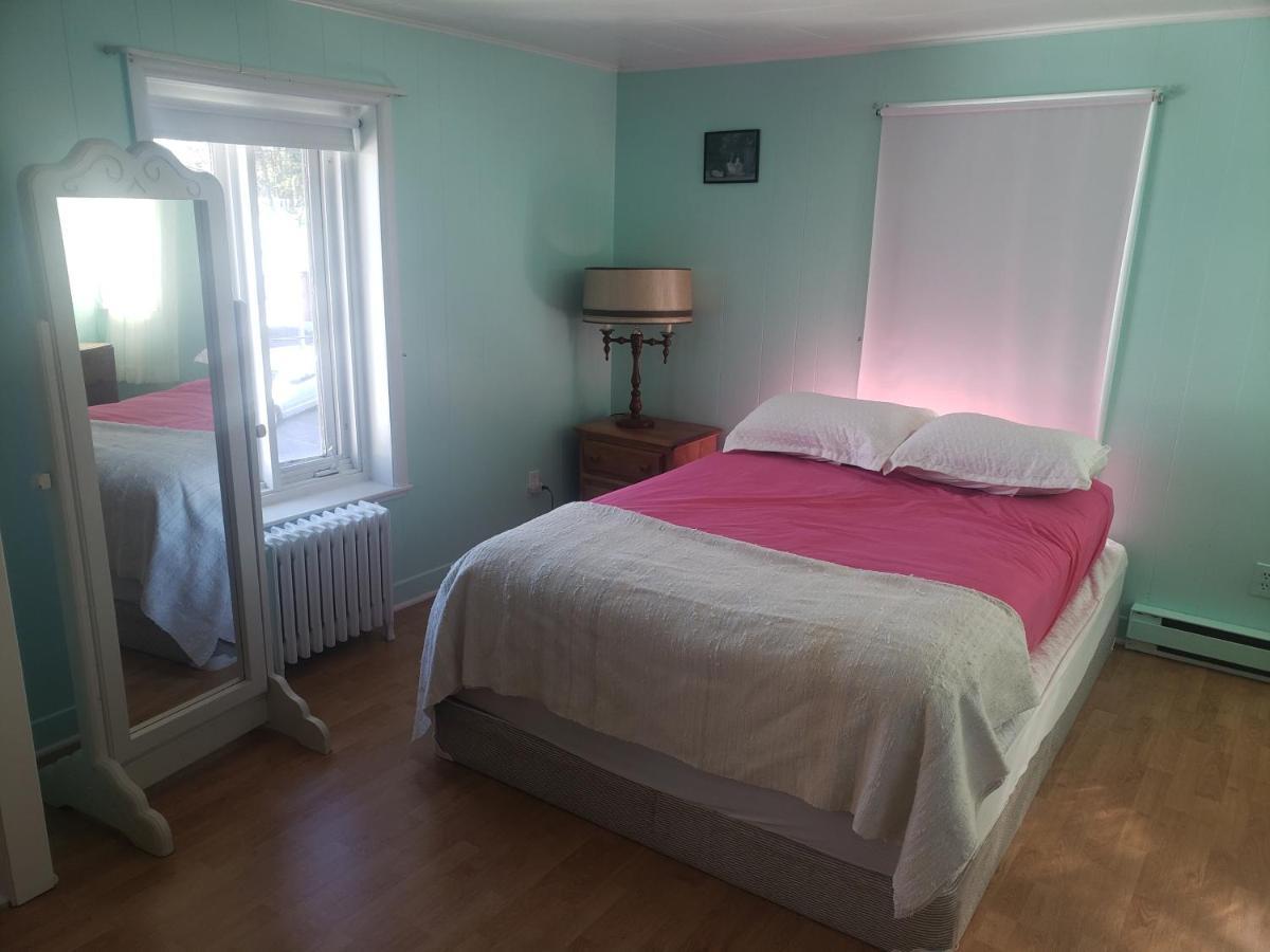 La Joie De Vivre Apartment Trois-Pistoles Luaran gambar